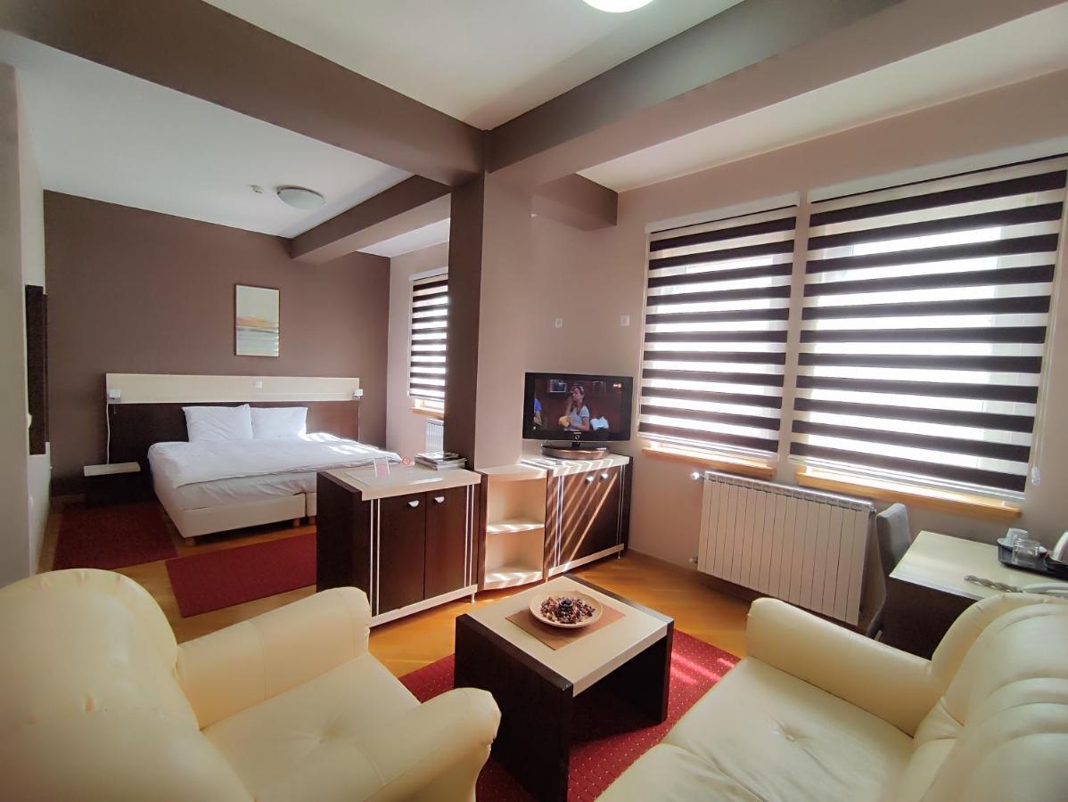 Aparthotel Premier