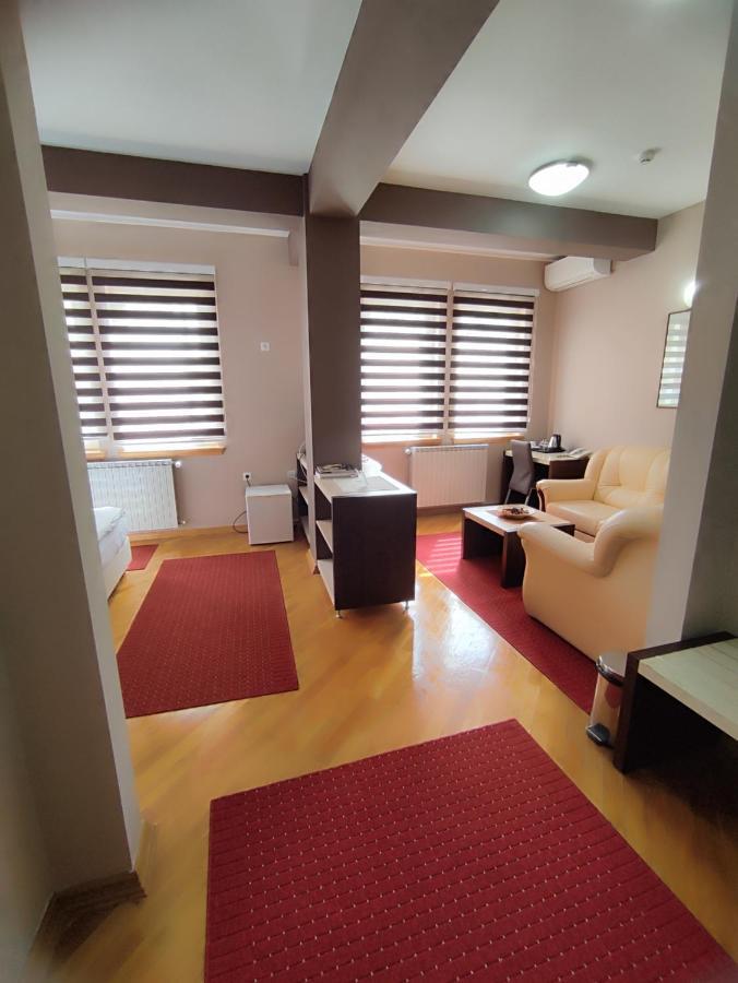 Premier Aparthotel